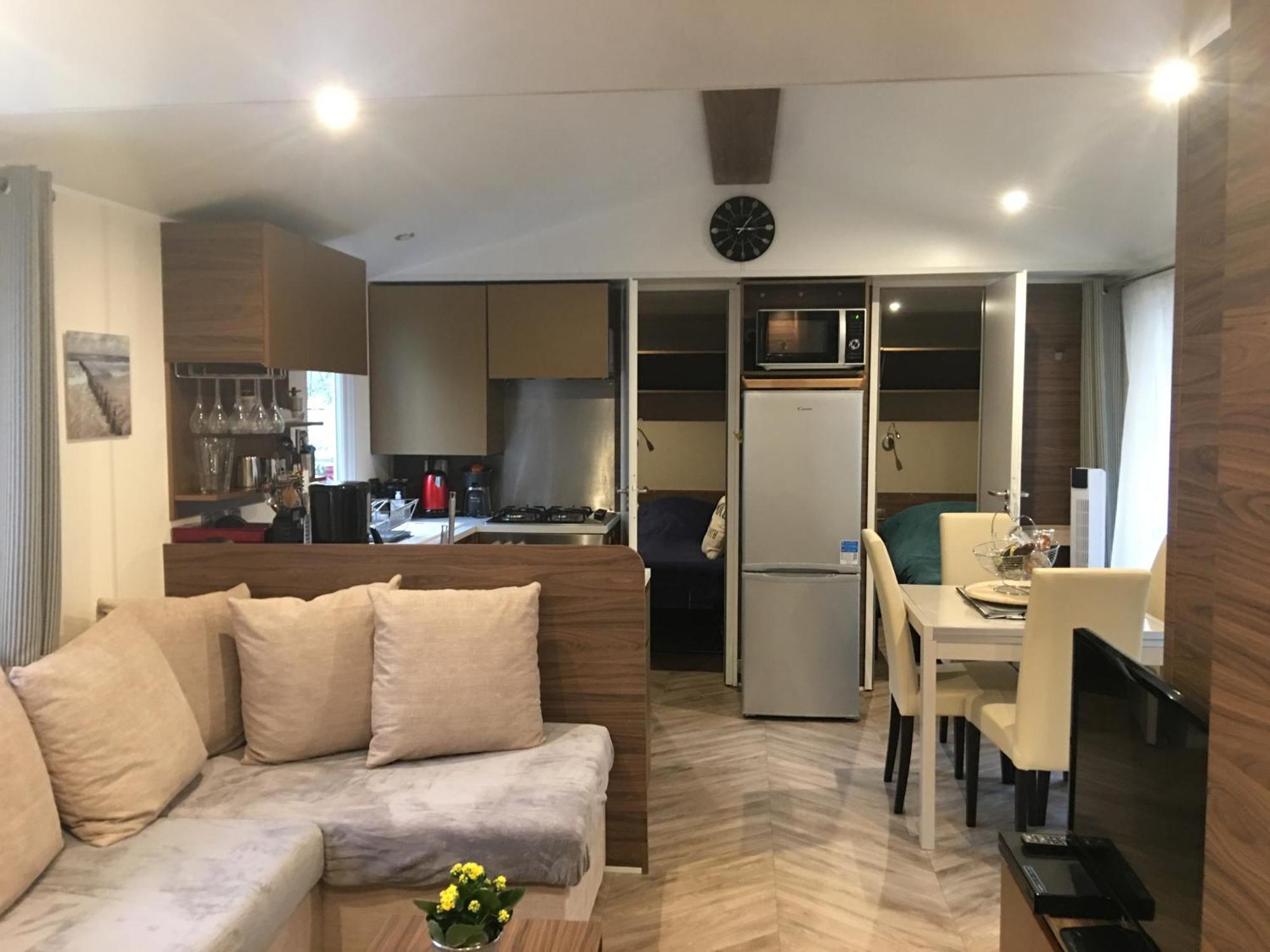 Mobilhome Familial 6 A 7 P 3 42 M2 Brevin Les Pierres Couchees Campingplatz Saint-Brévin-les-Pins