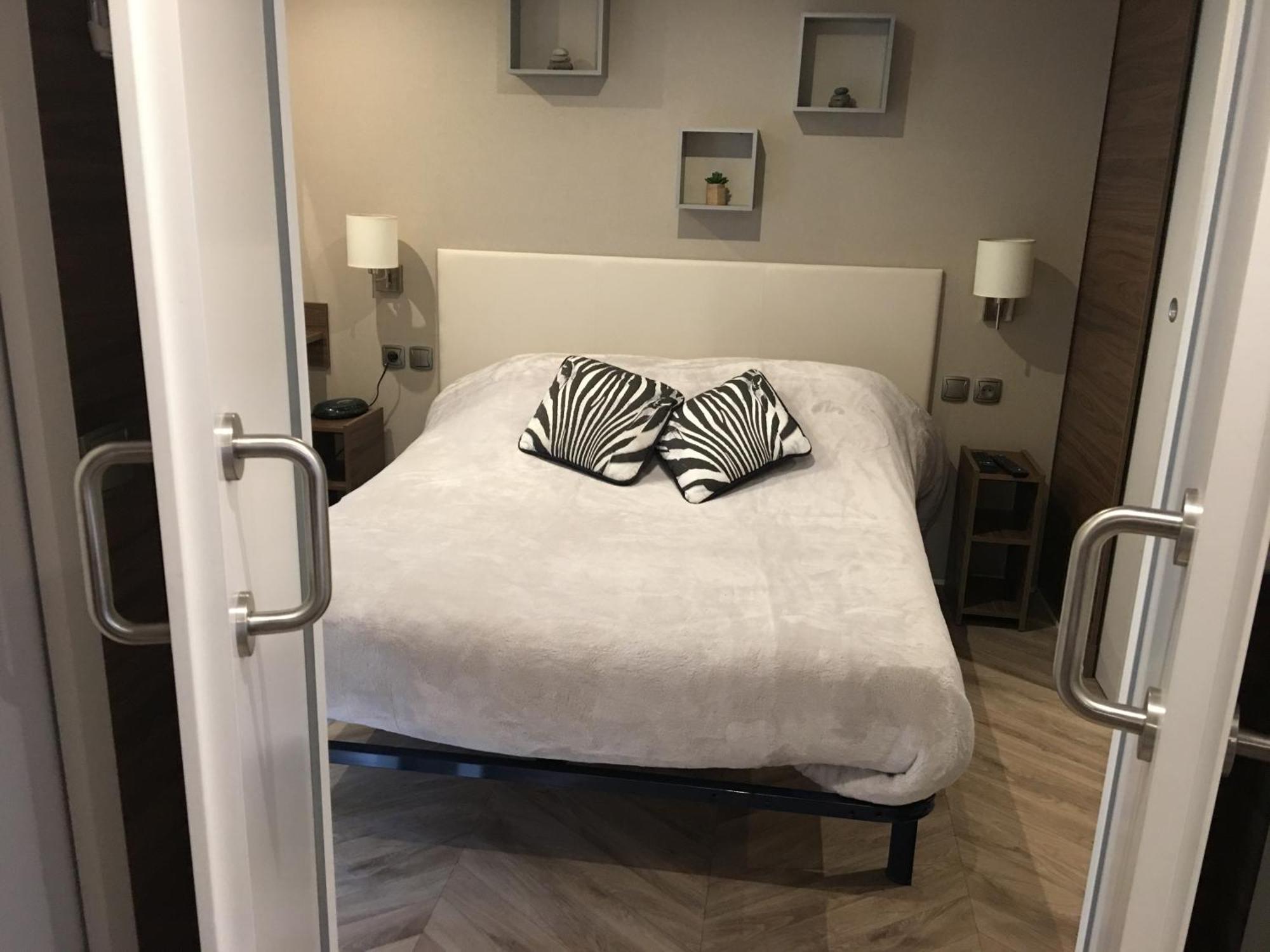 Mobilhome Familial 6 A 7 P 3 42 M2 Brevin Les Pierres Couchees Campingplatz Saint-Brévin-les-Pins
