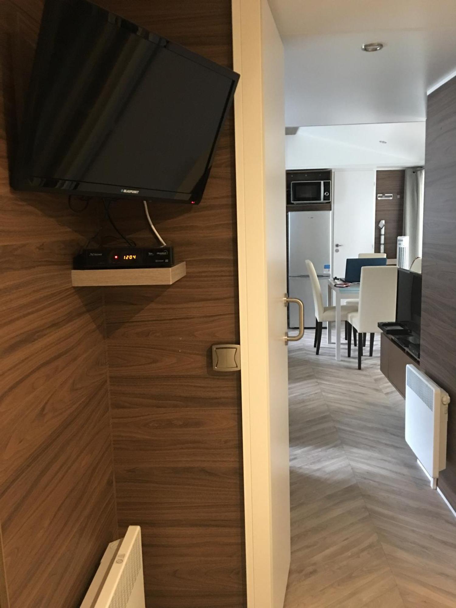 Mobilhome Familial 6 A 7 P 3 42 M2 Brevin Les Pierres Couchees
