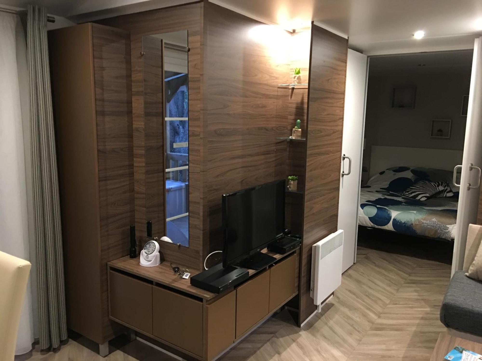 Mobilhome Familial 6 A 7 P 3 42 M2 Brevin Les Pierres Couchees