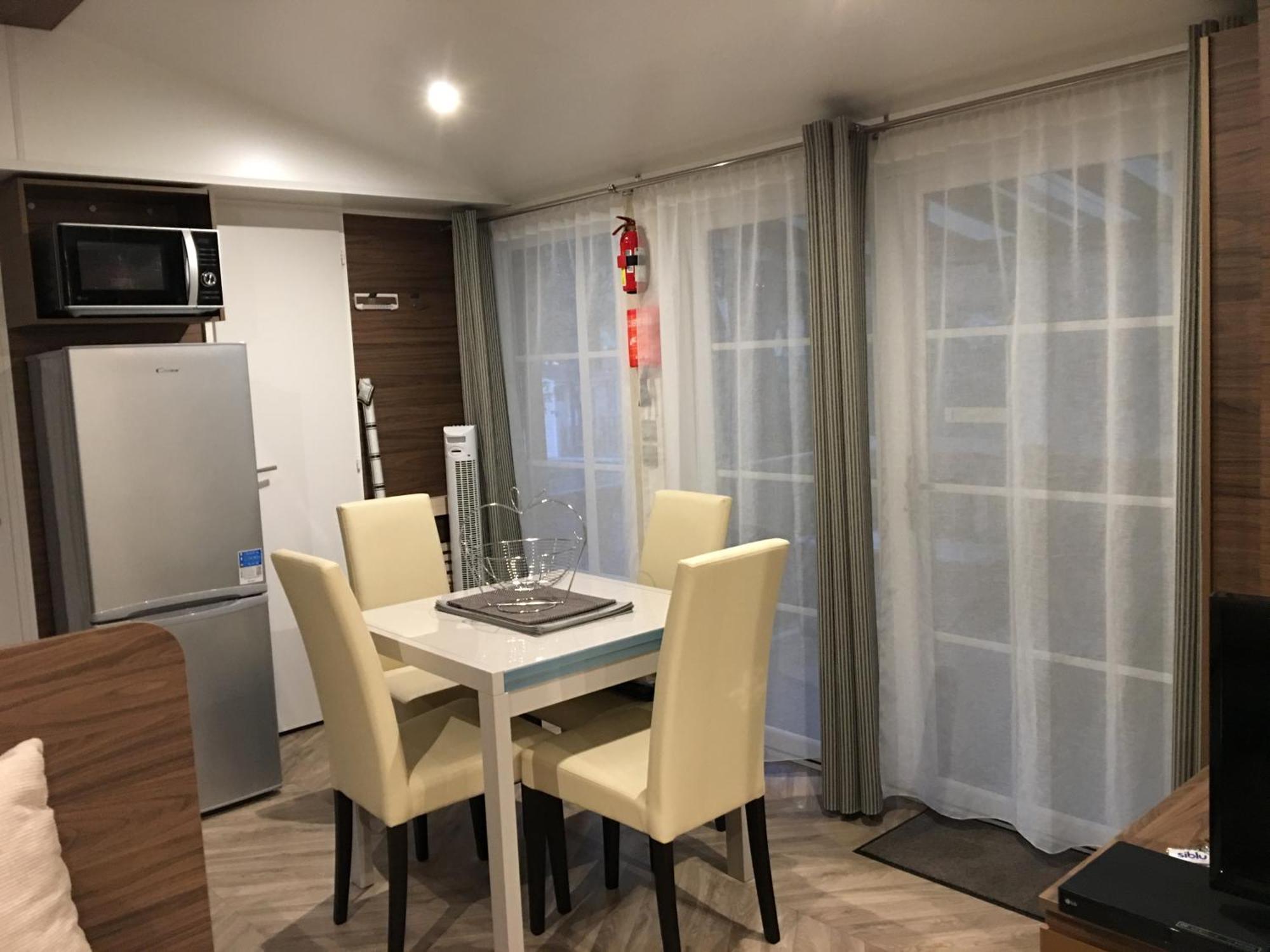 Mobilhome Familial 6 A 7 P 3 42 M2 Brevin Les Pierres Couchees Campingplatz *